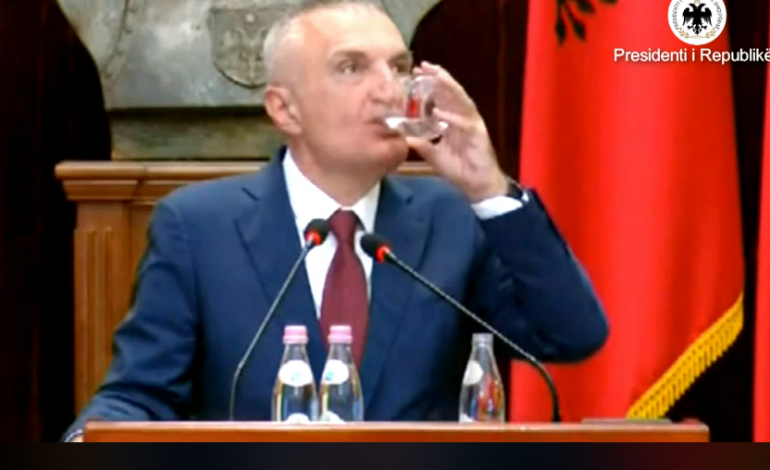KONFERENCA E ILIR METËS/ Çfarë ndodhi gjatë 1 orë e 5 minuta! Ja sa herë e përmendi Presidenti… “Edin”