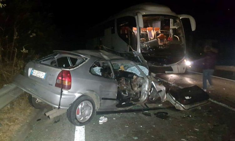 AKSIDENT I RËNDË NË FUSHË-KRUJË/ Humb jetën 24-vjeçarja, plagosen dy të tjerë