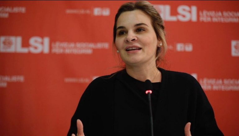 SHËNIM/ Kur do “e kuptojmë” qëndrimin e Monika Kryemadhit për… Teatrin Kombëtar?