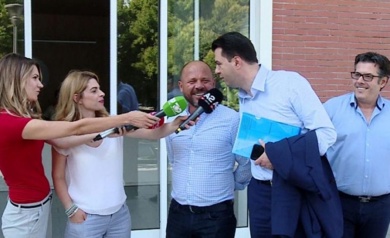 “S’KA BURRË NËNE QË MË NXJERR NGA ZYRA”/ Basha: Xhelal, mos u vri mendjen se ti je kryetari
