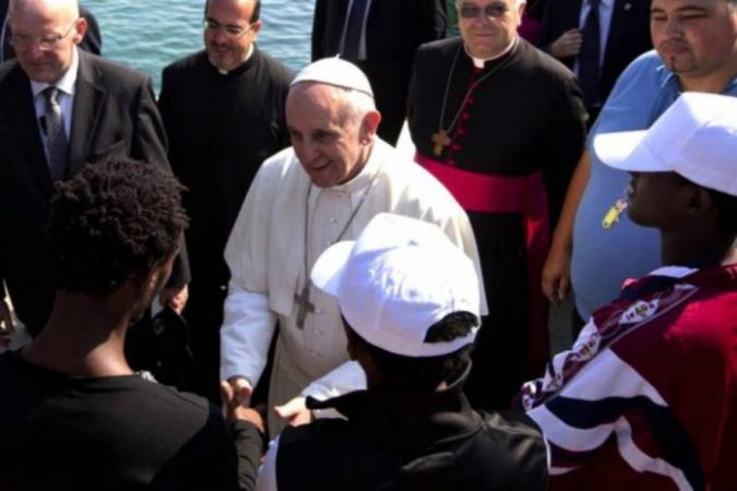 JO ÇËSHTJE…/ Papa Françesku: Migrantët janë qenie njerëzore