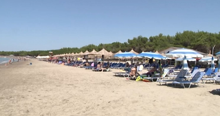 FLUKS PUSHUESISH/ Zvërneci, plazhi i familjarëve (VIDEO)