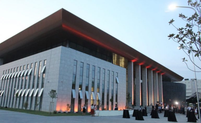 DALIN PAMJET/ Brenda “Pallatit të drejtësisë”, që tremb politikanët shqiptarë