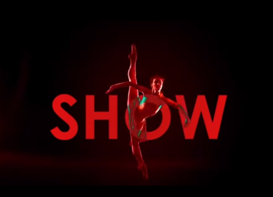 “MOULIN ROUGE”/ Post of the day. Shfaqje për të mos u humbur tek “Amfiteatri” (VIDEO)