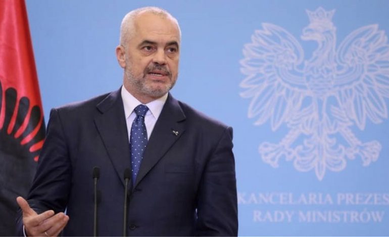 TEATRI/ “Të vihet një gur sot që mua të më përfaqësojë në 2220”- Rama publikon opinionin e Ema Andreas: Ja sa qartë dhe bukur…