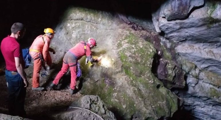PASURI NATYRORE/ Speleologët ndërkombëtarë studiojnë shpellën e Akullit