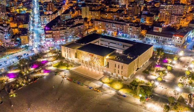 NDOSHTA NUK I NJIHNI/ 10 vende piktoreske në Tiranë që duhet t’i vizitoni patjetër