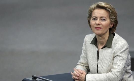 ZYRTARE/ Ursula von der Leyen, e para grua në krye të Komisionit Europian