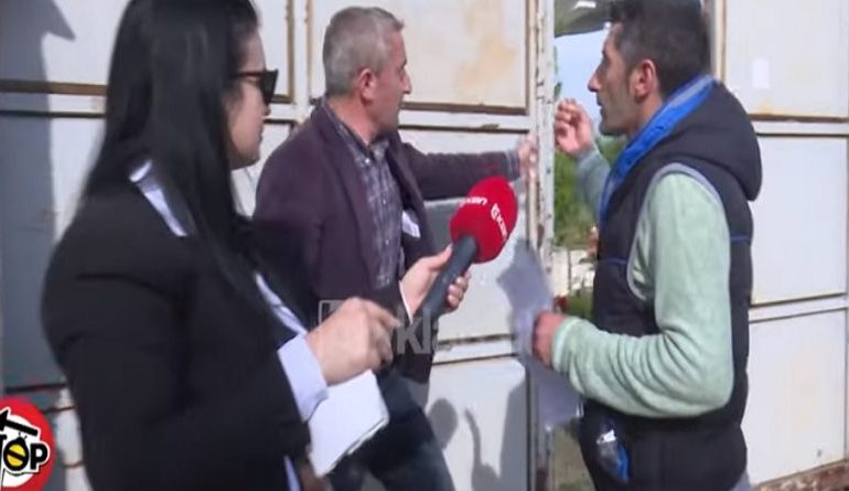 HISTORIA E PAZAKONTË NË ELBASAN/ Dy vëllezër zihen për një… derë! (VIDEO)