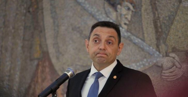 “URREJTJE PËR SHQIPTARËT”/ Presheva, padi kundër ministrit serb të Mbrojtjes, Vulin