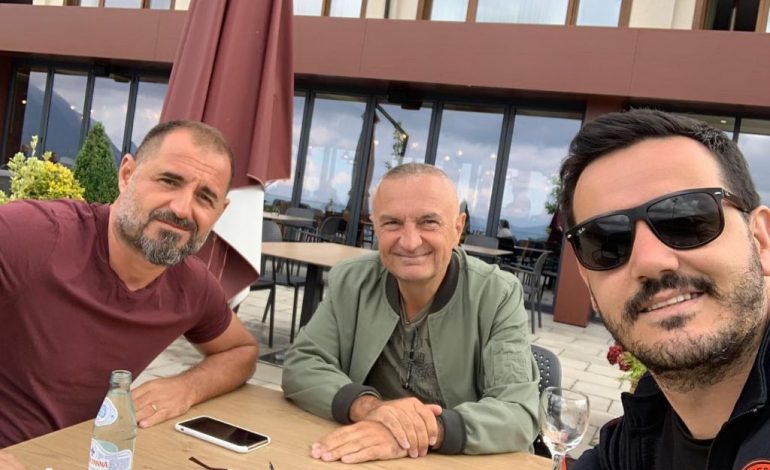 USHTARAK NË PREVALLË DHE BROZOVICË/ Ilir Meta nën shoqërinë e Çim Pekës, “mentorit” të qëndrimeve kundër SHBA (FOTOT)