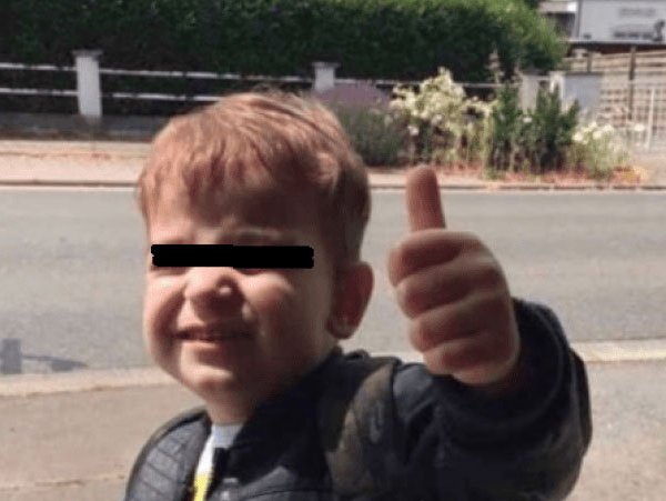 E RËNDË/ Pllakos zia në familjen shqiptare, 3-vjeçari ndahet nga jeta në duart e nënës