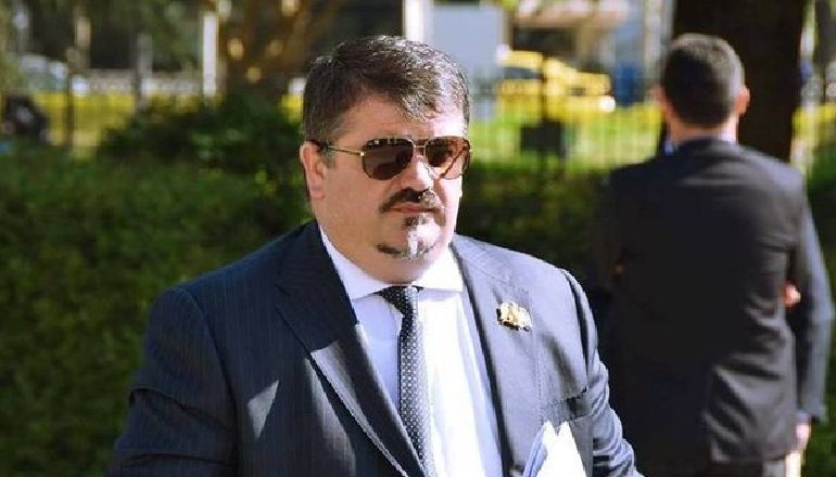 PREMTOI 2 MIJË EURO PËR AUTORIN/ “Kaubojsi” përshëndet thyerjen e memorialit turk: Akt patriotik (FOTO)