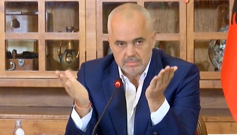 “PUSHTIMI I PLAZHEVE”/ Rama u heq administrimin e vijës bregdetare bashkive: Në shtator ligji i ri (VIDEO)