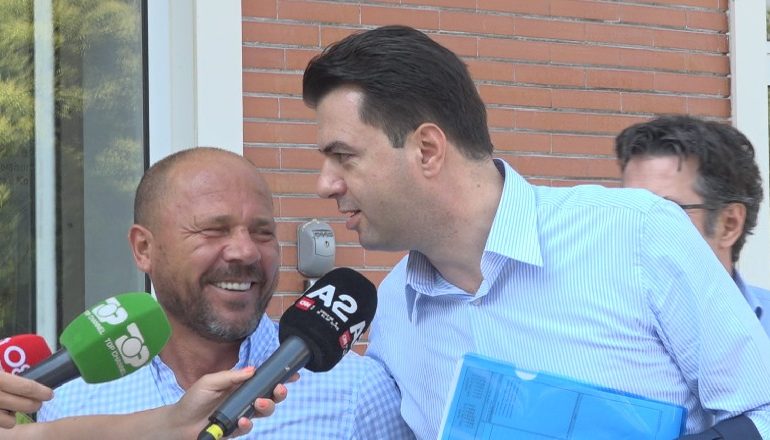 “JE KRYEMINISTËR I…”/ Xhelal Mziu i komenton Bashës por bën GAFËN në shkrim (FOTO)