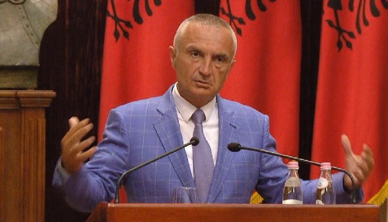 LAJTHITJA E PRESIDENTIT/ “Kërcënon” Meta: Po s’u zgjidh kriza, do të vendos lule tek varri i Ramiz Alisë