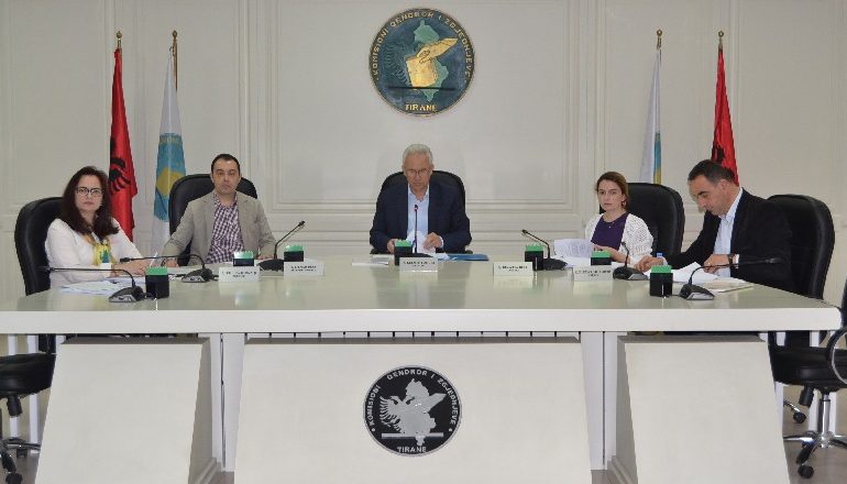 KËRKESA E ALEATËVE TË BASHËS/ Zguri thërret mbledhje, anëtarët e KQZ s’do marrin pjesë