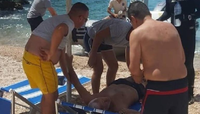 ERË E FORTË DHE DALLGË/ Pushuesi në Jalë rrezikoi jetën, ja si u shpëtua (FOTO)