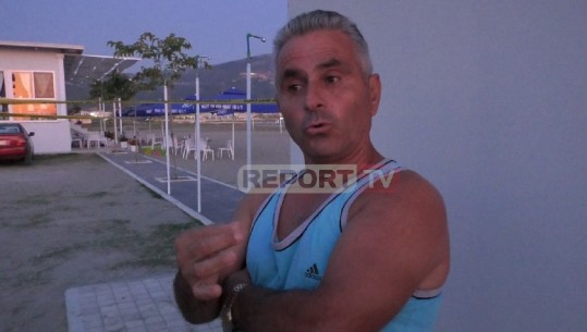 SULMI ME ARMË NË VLORË/ Flet pushuesi: U shtrimë barkas në rërë, partitë të mos hahen me njëra-tjetrën, të na shpëtojnë ne (VIDEO)