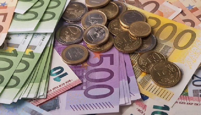 EURO NË PIKIATË/ Monedha evropiane drejt nivelit më të ulët të vlerës