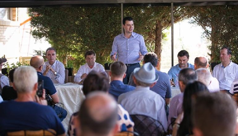 HARRON KRITIKAT NGA TË “BRENDSHMIT”/ Basha: Djegia e mandateve dhe bojkoti i 30 qershorit, të drejta