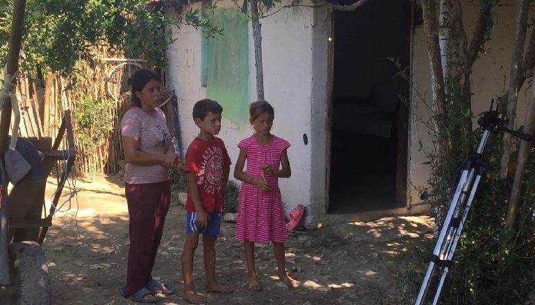 NË KUSHTE EKSTREME/ Familja Alla nga Fieri apel për ndihmë, nëna 3 fëmijëve: Tentova të vras veten…jemi të këputur