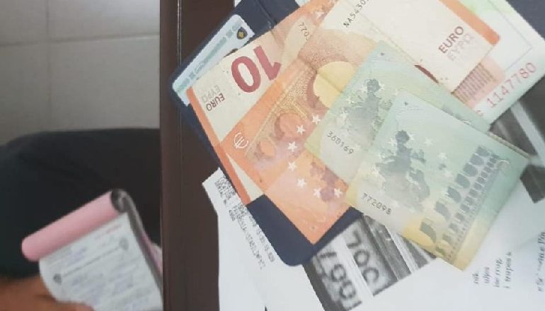 PO ECTE ME SHPEJT3SI NË DURRËS/ 22-vjeçari nga Kosova i ofron 30 Euro policit por e ‘pëson’
