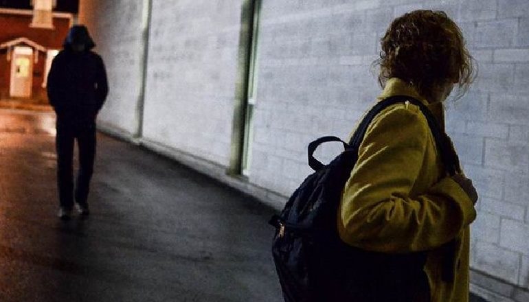 “NJË VIT PËRNDJEKJE TË VAZHDUESHME”/ 19-vjeçarja denoncon 28-vjeçarin: Më ka shkaktuar gjendje ankthi e frike
