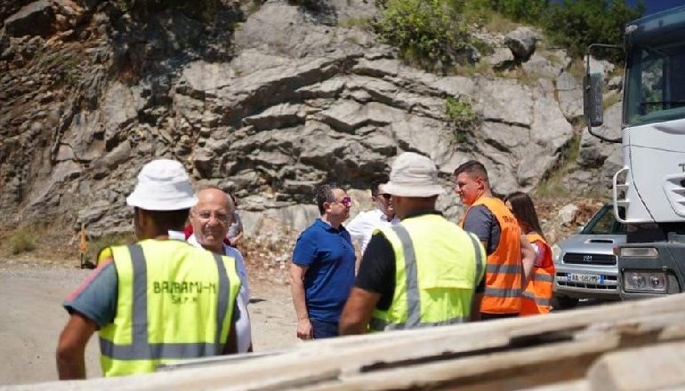 PUNIMET NË ELBASAN/ Balla: Rruga në Labinot Mal ishte shndërruar në rrezik për banorët
