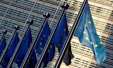 EURO BAROMETRI/ Shumë qytetarë evropianë nuk u besojnë institucioneve të BE-së, por numri i Euroskeptikëve po zvogëlohet