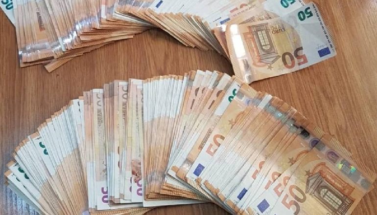 TË PËRFITUARA NGA KRIMI/ Sekuestrohen 120.000 euro në Fier