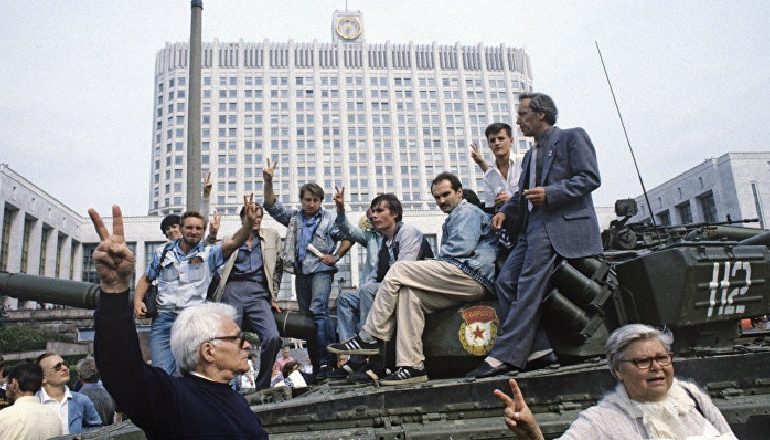 “GRUSHTI I SHTETIT” NË MOSKË/ Shpërbërja e BRSS dhe prapaskenat e Jelcinit ndaj Gorbaçovit