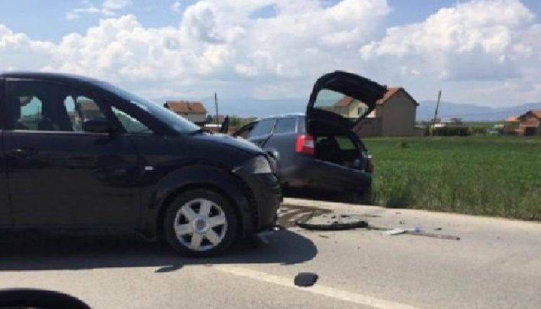 AKSIDENT I FRIKSHËM NË LEZHË/ 4 persona në gjendje të rëndë, dërgohen me urgjencë në spitalin e Traumës