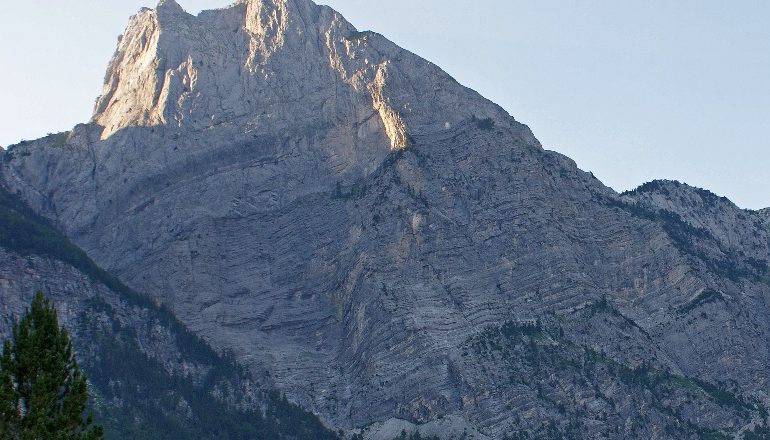 TURISTI POLAK BIE NGA MAJA E HARAPIT/ Kërkohet ndihmë emergjente pasi…