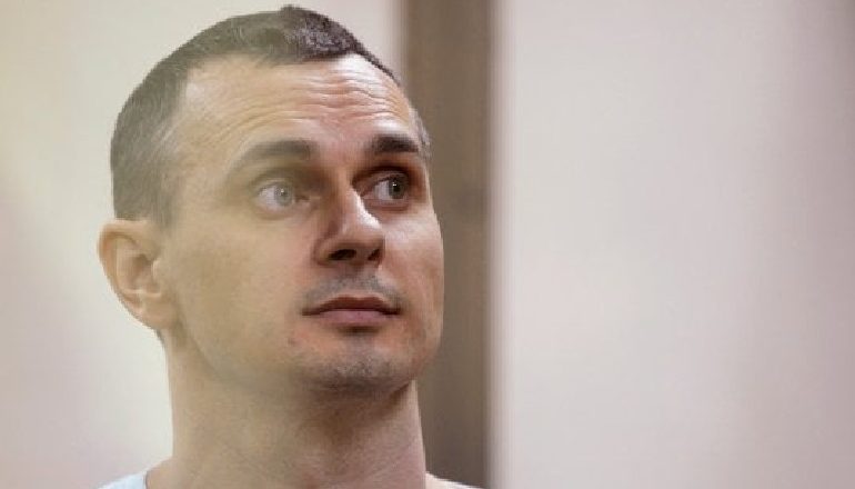 RUSIA DHE UKRAINA SHKËMBEJNË TË BURGOSURIT/ Lihen të lirë regjizori Oleg Sentsov dhe 24 marinarë