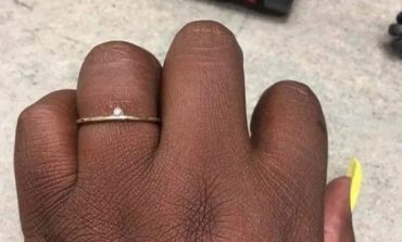 GRUAJA ''ÇMEND'' RRJETIN/ Poston unazën e VOGËL që i bleu i fejuari dhe kërkon të... (FOTO)