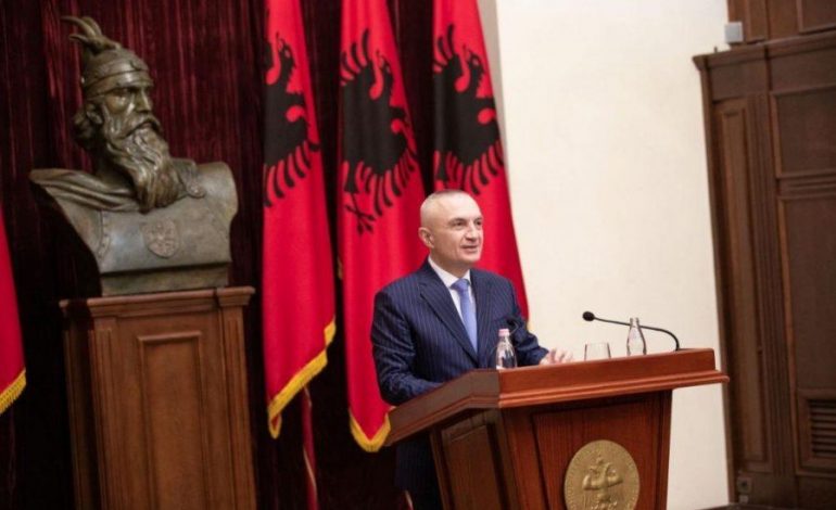 KA VENDOSUR QË TË “MERRTE MALET”/ Sekretari i PS ironi me presidentin: Ilir Meta mbajti fjalimin e lamtumirës