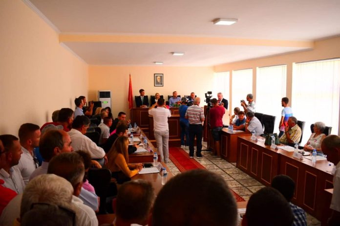 KONSTITUOHET KËSHILLI BASHKIAK/ Adriatik Mema betohet në Skrapar
