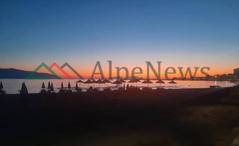 DUKET SI ËNDËRR/ Pamjet FANTASTIKE të perëndimit në bregdetin e Vlorës