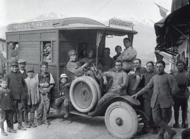 RETROSPEKTIVE/ Një shekull më parë, si lindën linjat e transportit publik!