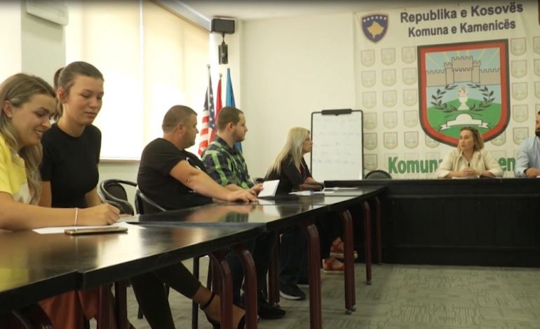 NISMA NGA KRYEBASHKIAKU I KAMENICËS/ Serbët që mësojnë shqip në Kosovë