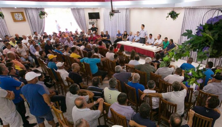 GËNJEU POPULLIN SE ISHTE NË DIVJAKË/ Braçe i “përvishet” Bashës: E ka rrenen në ADN, pse i vjen turp…