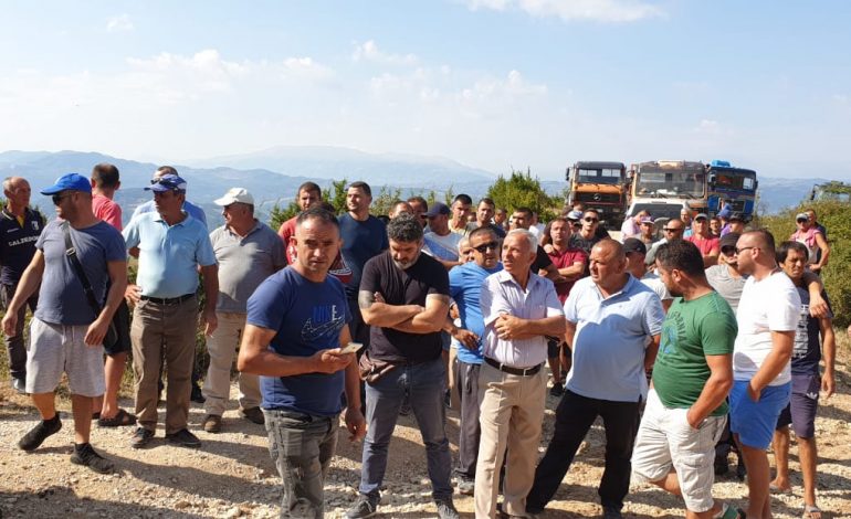 MBRONI TOMORRIN/ Forca të shumta policie, ç’po ndodh në Skrapar (FOTO)