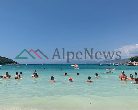 PLOT PUSHUES/ Plazhi i Ksamilit, destinacioni i preferuar i të gjithëve (PAMJET)