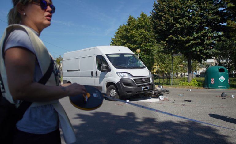 AKSIDENTI FATAL/ Mbushte 20 vjeç për dy ditë, vdes tragjikisht teksa shkonte në punë i riu shqiptar (FOTO)