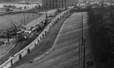13 GUSHT 1961/ Dita kur nisi ndërtimi i Murit të Berlinit