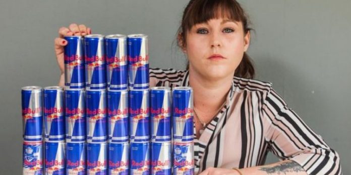 PIU NGA 20 KANAÇE “RED BULL” ÇDO DITË/ Nuk do ta besoni çfarë i ndodhi 26 vjeçares