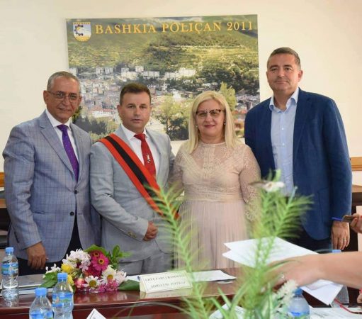 30 QERSHORI/ Betohen kryetarët e bashkive në Poliçan dhe Urë-Vajgurore