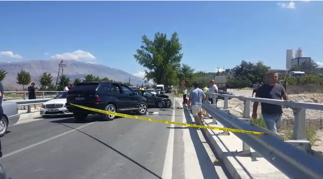 PAMJET/ Aksident me 5 të plagosur në Gjirokastër, përplasen dy makina