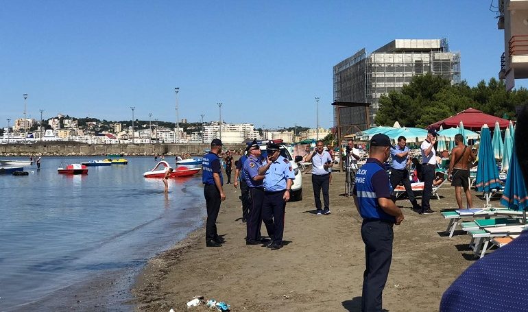 ANTI-INFORMALITETI/ Lirohen plazhet e zaptuara, në hetim drejtorët e Tatimeve në Durrës dhe Lezhë (VIDEO)